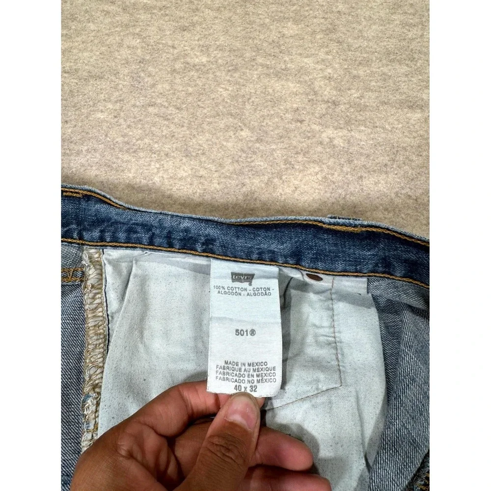 Levis 501 Straight Jeans Mens 40x32 Blue Whiskering Denim Cotton Button Fly